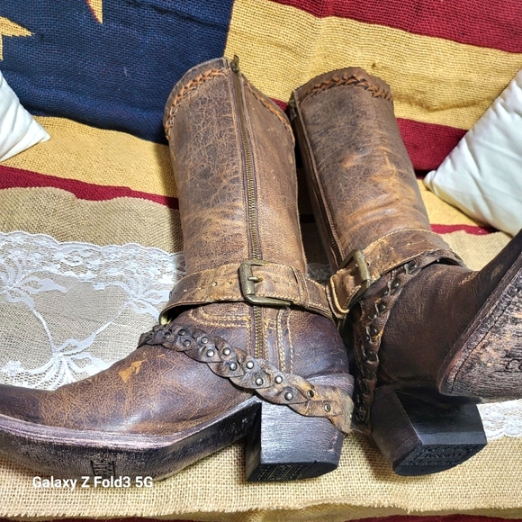 Super sexy CORRAL WOMEN'S WOVEN STUD & HARNESS BOOTS - SQUARE TOE - Picture 7 of 8